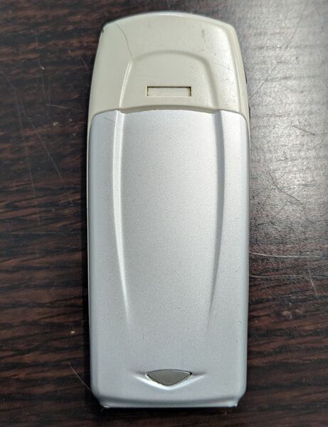 Файл:Nokia 6100 back.jpg