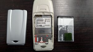 Nokia 6100 back bat2.jpg