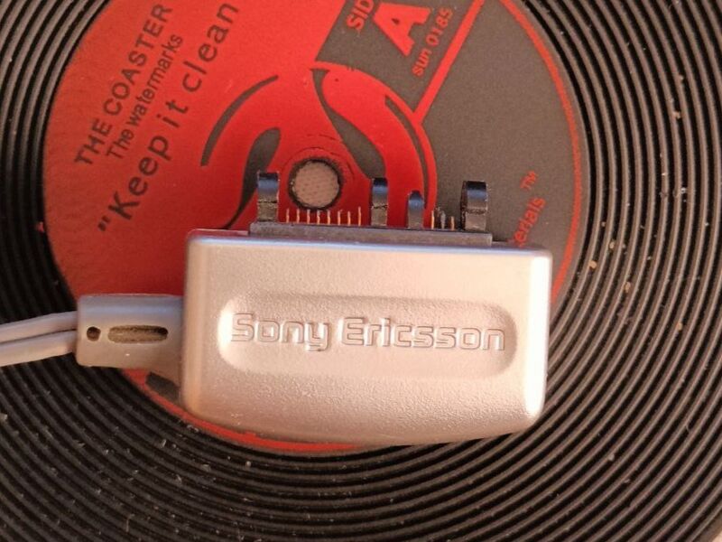 Файл:Sonyericsson hpr20 fm.jpg